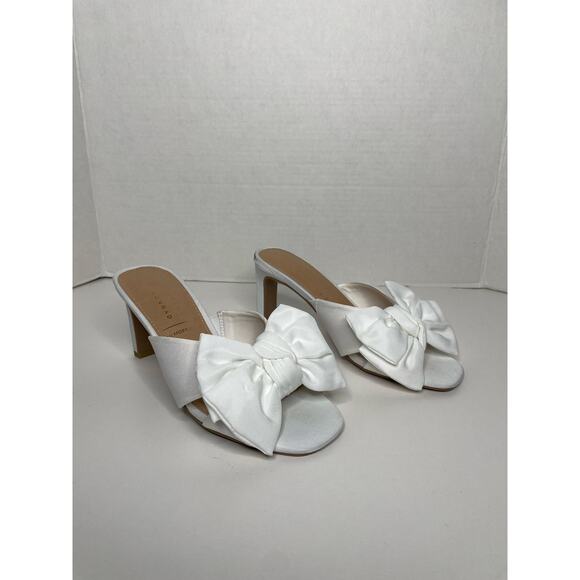 Lauren Conrad Memory Foam Comfort Heels White Bows Bridal Graduation Size 5 - Picture 1 of 9